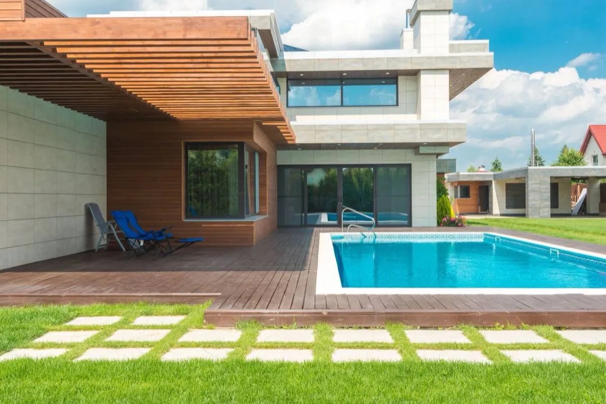 pool in Naples, FL